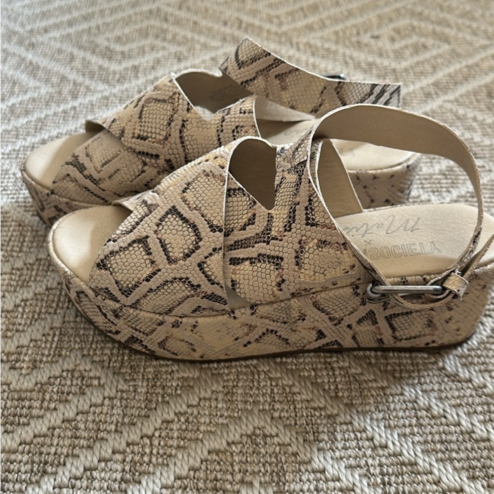 Platform Sandals in snake print